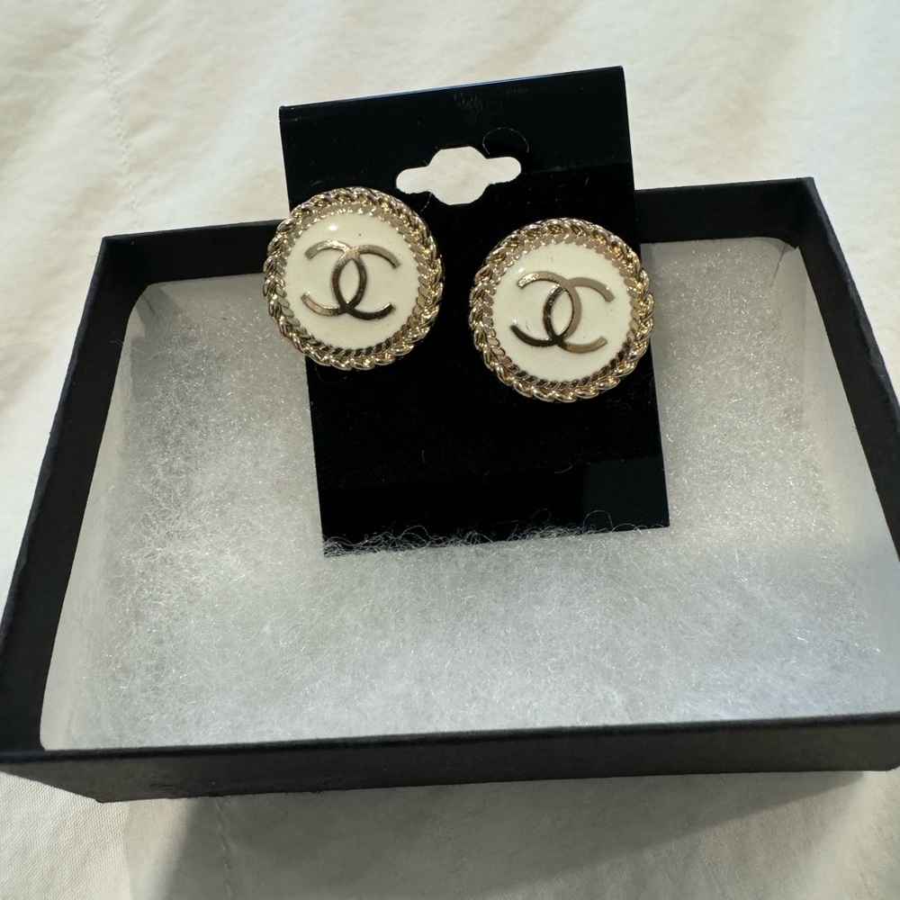 Handmade Authentic Chanel button earrings!!! Beautiful! ✨✨